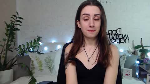 Snapshot of emilylayer chatting on February 4, 2025, 9:20 pm Emyli online show from February 4, 2025, 9:20 pm
