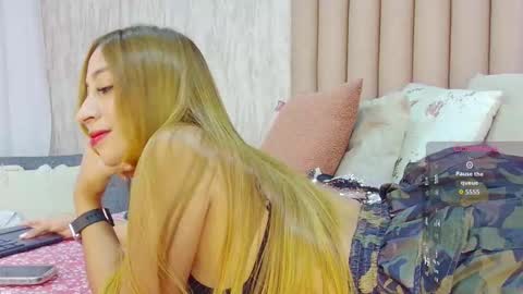 Snapshot of emilyparker__ chatting on November 25, 2025, 5:02 pm My IG - EmilyParker online show from November 25, 2025, 5:02 pm