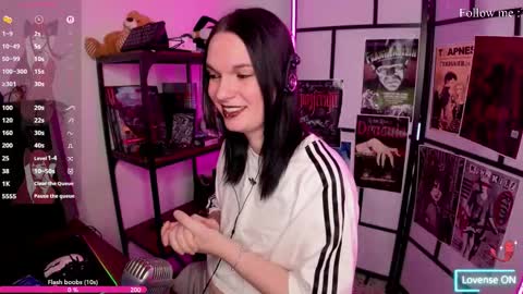 Julia Lamperouge online show from January 6, 2026, 2:21 pm