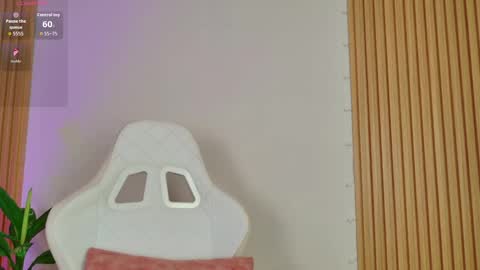 Emily  online show from November 19, 2025, 9:31 am