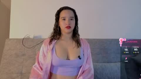 Snapshot of emilyrousex chatting on April 23, 2026, 2:52 pm emilyrousex online show from April 23, 2026, 2:52 pm