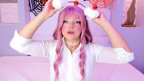 EMILY online show from October 17, 2025, 7:16 pm