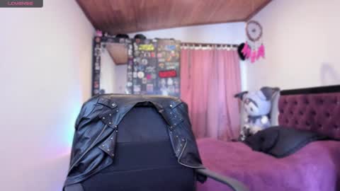  Emily Support me to have 100 likes plx online show from January 24, 2025, 7:49 pm