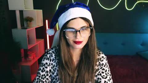 Snapshot of emilytucker chatting on December 6, 2024, 6:48 am Emily online show from December 6, 2024, 6:48 am