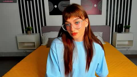 Snapshot of emilytylerr chatting on September 19, 2025, 8:16 am Emily online show from September 19, 2025, 8:16 am