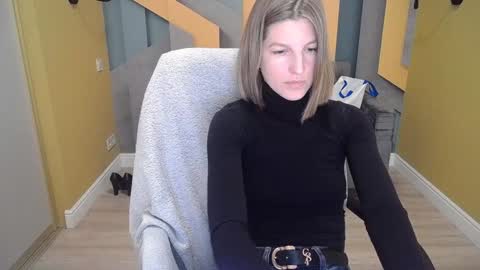 EmilyWalkers online show from December 8, 2024, 7:26 am