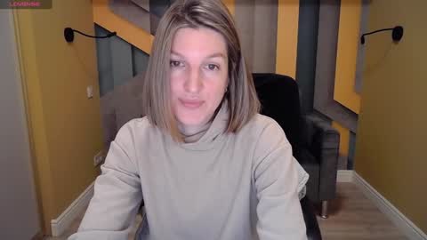 Snapshot of emilywalkers chatting on December 18, 2024, 8:09 am EmilyWalkers online show from December 18, 2024, 8:09 am