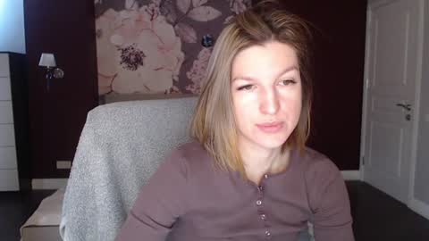 Snapshot of emilywalkers chatting on January 8, 2025, 7:55 am EmilyWalkers online show from January 8, 2025, 7:55 am