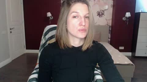 Snapshot of emilywalkers chatting on March 4, 2025, 7:51 am EmilyWalkers online show from March 4, 2025, 7:51 am