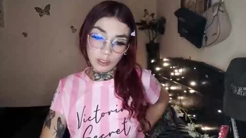 Snapshot of emilywhitee_ chatting on February 7, 2026, 2:48 am Valentina independent model online show from February 7, 2026, 2:48 am