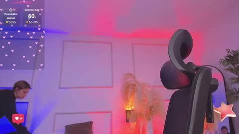 E M I L Y online show from November 24, 2025, 1:11 pm