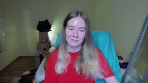 Snapshot of emilyy____ chatting on March 5, 2025, 4:35 pm Emily online show from March 5, 2025, 4:35 pm