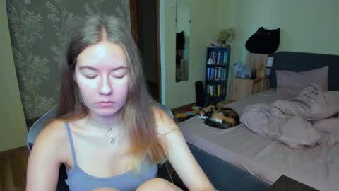 Snapshot of emilyy____ chatting on October 8, 2025, 7:28 am Emily online show from October 8, 2025, 7:28 am