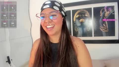 emilyy_cooperr online show from November 24, 2025, 11:54 am