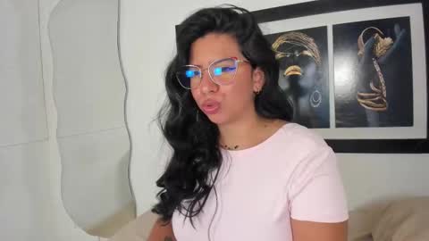 emilyy_cooperr online show from December 15, 2025, 12:09 pm