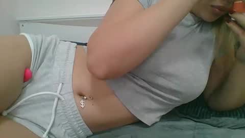 emma_991 online show from November 23, 2025, 9:31 am