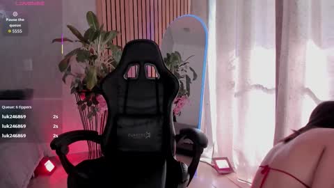 Snapshot of emma_____________ chatting on November 2, 2025, 8:22 pm online show from November 2, 2025, 8:22 pm