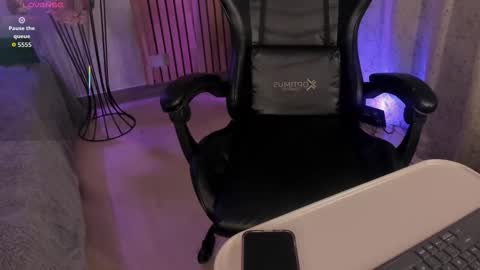 Snapshot of emma_____________ chatting on November 21, 2025, 10:41 pm online show from November 21, 2025, 10:41 pm