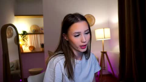 Snapshot of emma__cutiee chatting on December 21, 2024, 12:20 am Your Emma online show from December 21, 2024, 12:20 am