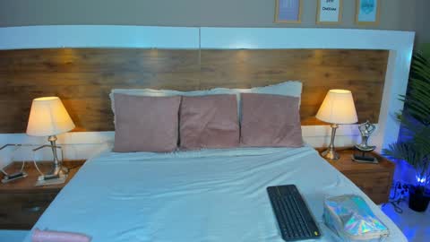 Snapshot of emma_bakker_ chatting on January 17, 2025, 10:44 am Emma online show from January 17, 2025, 10:44 am