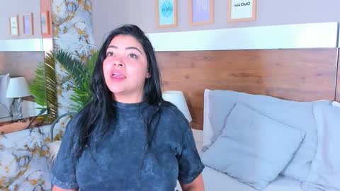 Snapshot of emma_bakker_ chatting on February 24, 2026, 6:33 am Emma online show from February 24, 2026, 6:33 am