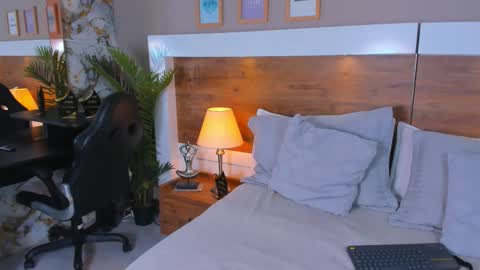 Snapshot of emma_bakker_ chatting on March 24, 2026, 10:20 am Emma online show from March 24, 2026, 10:20 am