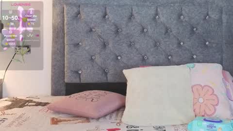 Snapshot of emma_blake__ chatting on January 6, 2026, 5:11 am Emma online show from January 6, 2026, 5:11 am