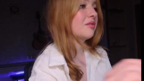 Emma and July online show from May 20, 2026, 8:26 pm