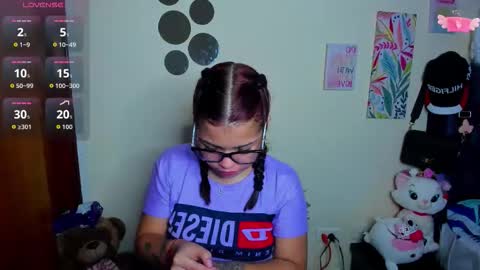 emma_boo_ online show from November 19, 2025, 1:55 pm