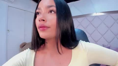 Snapshot of emma_carterr1 chatting on March 21, 2026, 2:53 pm pau online show from March 21, 2026, 2:53 pm