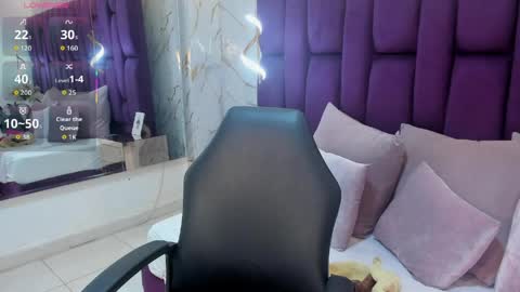 Snapshot of emma_carterr1 chatting on April 2, 2026, 8:06 pm pau online show from April 2, 2026, 8:06 pm
