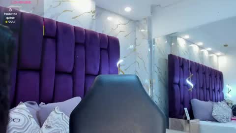 Snapshot of emma_carterr1 chatting on April 16, 2026, 5:47 pm pau online show from April 16, 2026, 5:47 pm