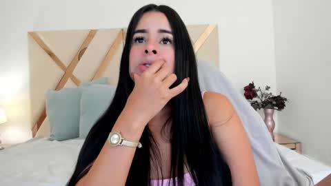 Emma Castillo online show from April 10, 2026, 10:36 pm