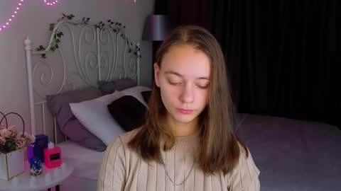 emma_chaser online show from November 19, 2025, 2:33 am