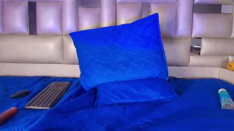 Snapshot of emma_curvy1 chatting on February 28, 2025, 6:32 am Emma online show from February 28, 2025, 6:32 am