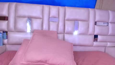 Snapshot of emma_curvy1 chatting on September 25, 2025, 3:10 am Emma online show from September 25, 2025, 3:10 am