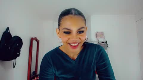 Snapshot of emma_diva chatting on September 27, 2025, 11:32 pm emma online show from September 27, 2025, 11:32 pm