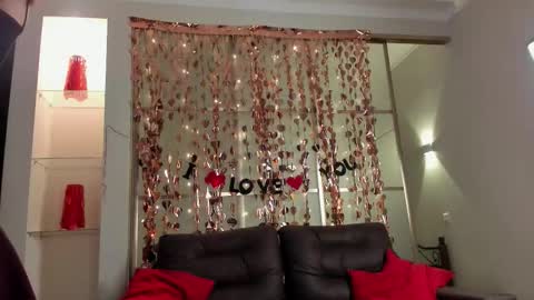 Snapshot of emma_flin chatting on February 25, 2026, 4:44 am Emma online show from February 25, 2026, 4:44 am