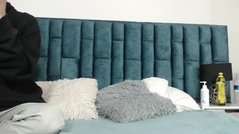 Snapshot of emma_foxi chatting on November 3, 2025, 8:10 pm Emma online show from November 3, 2025, 8:10 pm