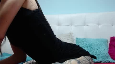 Snapshot of emma_foxi chatting on November 10, 2025, 11:04 pm Emma online show from November 10, 2025, 11:04 pm