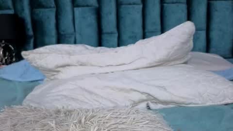 Snapshot of emma_foxi chatting on December 14, 2025, 1:27 pm Emma online show from December 14, 2025, 1:27 pm