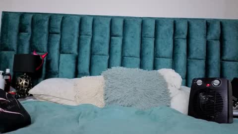 Snapshot of emma_foxi chatting on February 18, 2026, 7:21 pm Emma online show from February 18, 2026, 7:21 pm