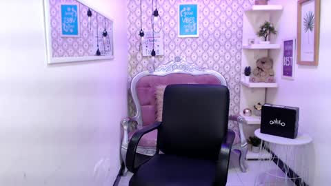 Snapshot of emma_garciaa_ chatting on December 13, 2024, 8:15 pm emma online show from December 13, 2024, 8:15 pm