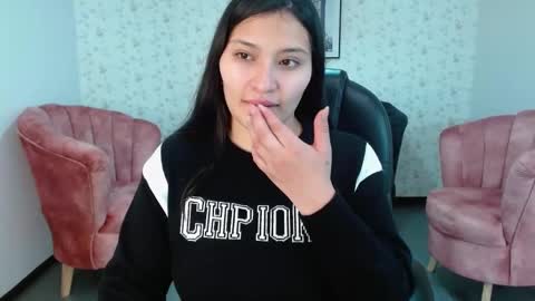 Snapshot of emma_garciaa_ chatting on March 12, 2025, 8:10 pm emma online show from March 12, 2025, 8:10 pm