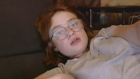 Snapshot of emma_gardens chatting on December 15, 2025, 10:14 pm emma_gardens online show from December 15, 2025, 10:14 pm