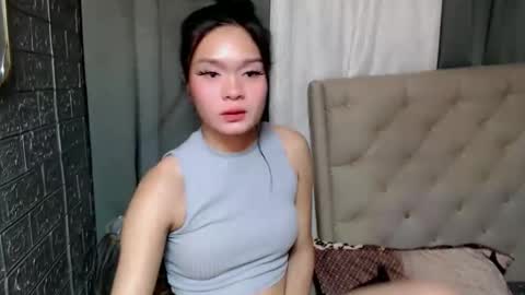 emma_glow69 online show from February 24, 2026, 6:39 pm