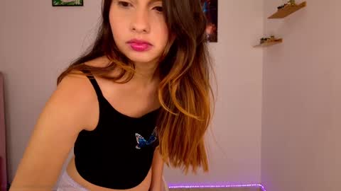 Snapshot of emma_hg1 chatting on February 24, 2025, 1:21 pm the girl of your dreams online show from February 24, 2025, 1:21 pm