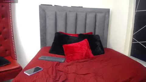 Snapshot of emma_jhomson chatting on December 5, 2025, 8:16 pm Emma 3 online show from December 5, 2025, 8:16 pm