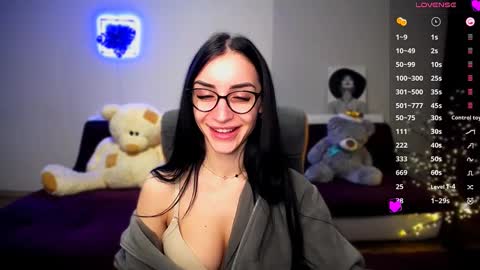 Snapshot of emma_jordan chatting on December 20, 2024, 1:33 pm Emma online show from December 20, 2024, 1:33 pm