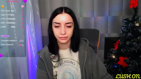Snapshot of emma_jordan chatting on January 5, 2025, 12:10 pm Emma online show from January 5, 2025, 12:10 pm